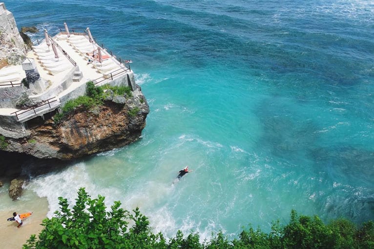 surfing uluwatu paddle out main entrance