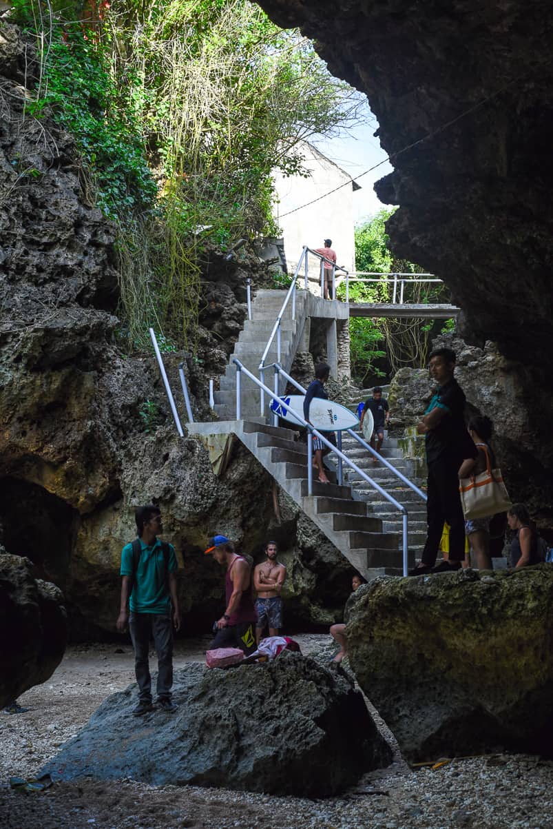 surfing uluwatu stairs