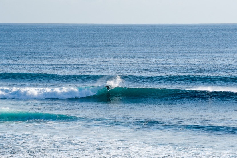 surfing uluwatu