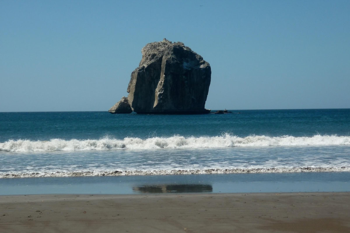 witch’s rock costa rica surf spot beach view