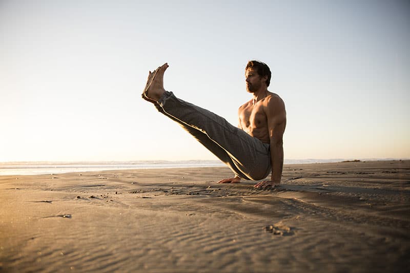 Sustainable Beach-Inspired Activewear by Vuori / balboa sweatpant