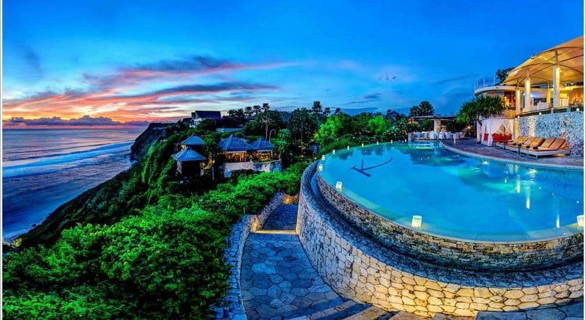 Guide to Surfing Bali |Karma Kandara luxury hotel
