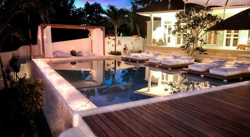 Guide to Surfing Bali | Places to stay | Sal Hotel
