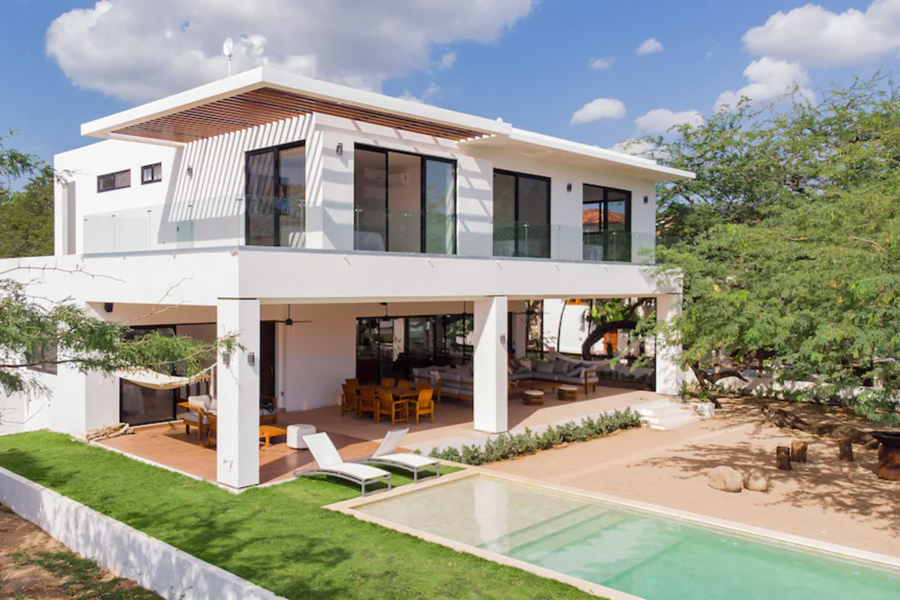 Nicaragua beachfront luxury surf house at Colorados
