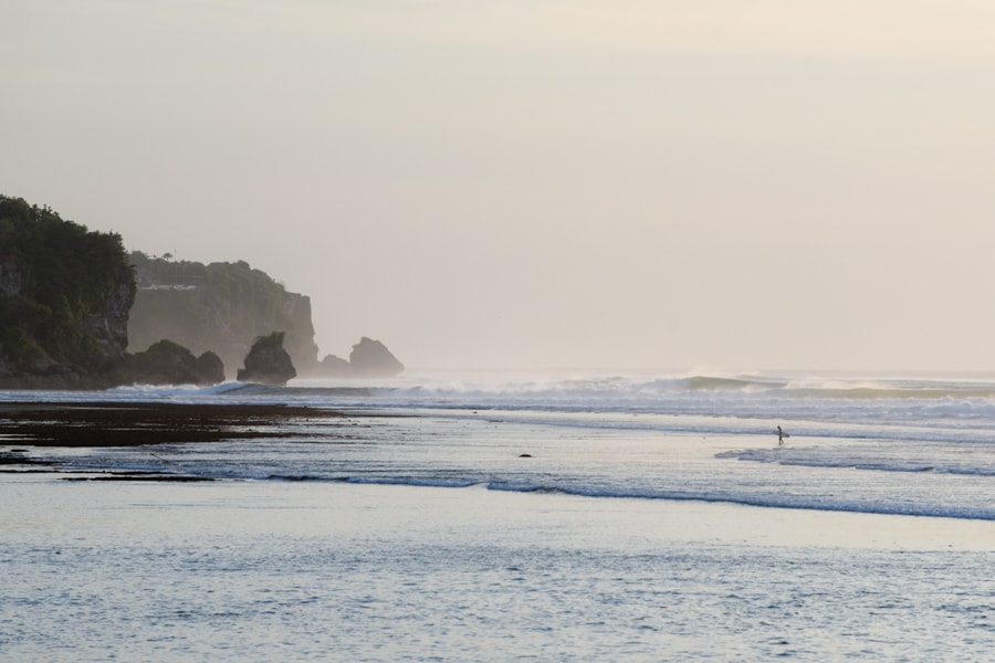 surfing bali