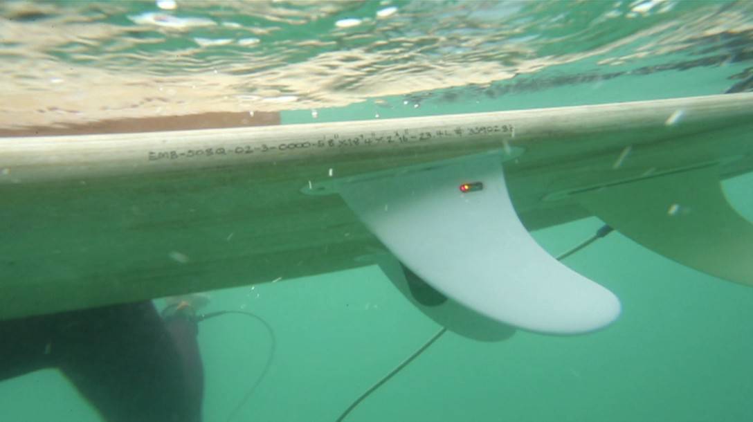 Smartfin / surfboard fin / Fight Climate Change While You Surf