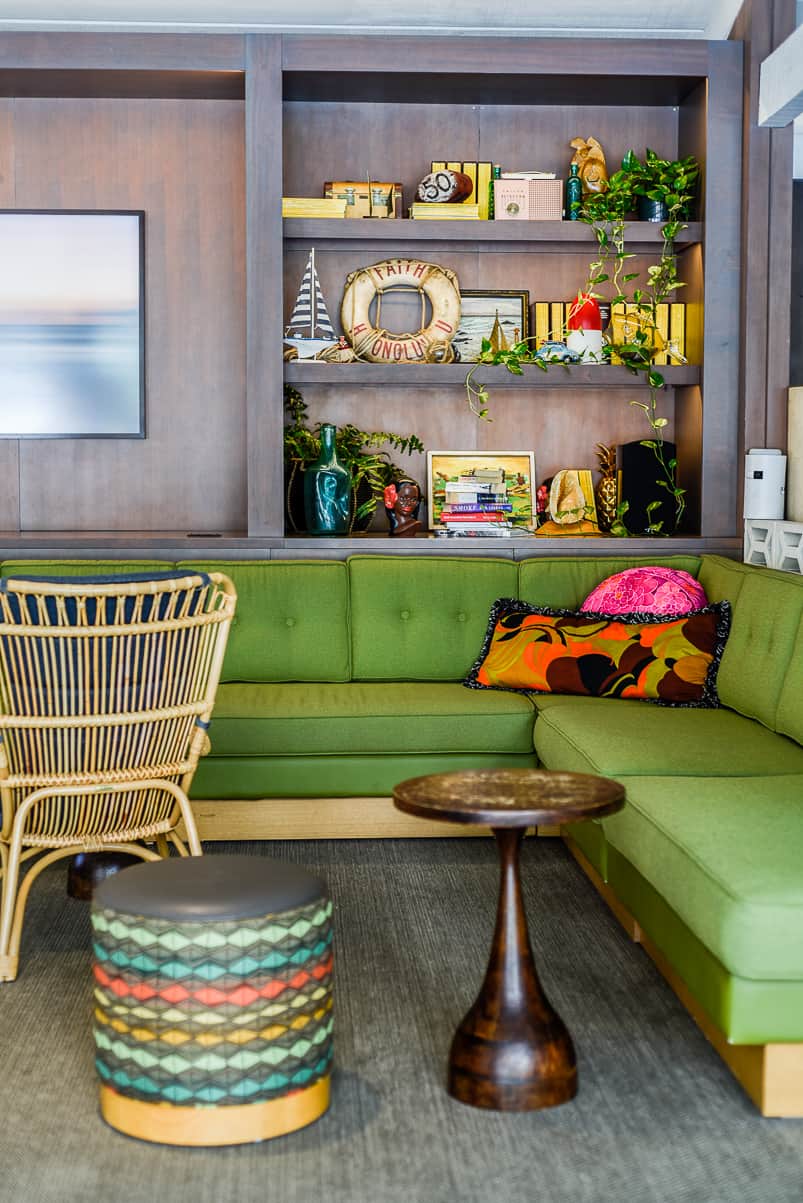 Surfjack Hotel & Swim Club / A Vintage-Inspired Boutique Hotel in Waikiki