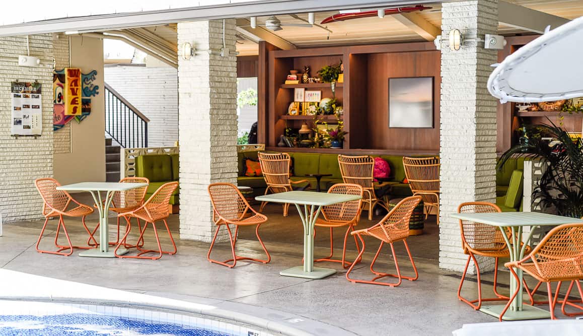 Surfjack Hotel & Swim Club / A Vintage-Inspired Boutique Hotel in Waikiki