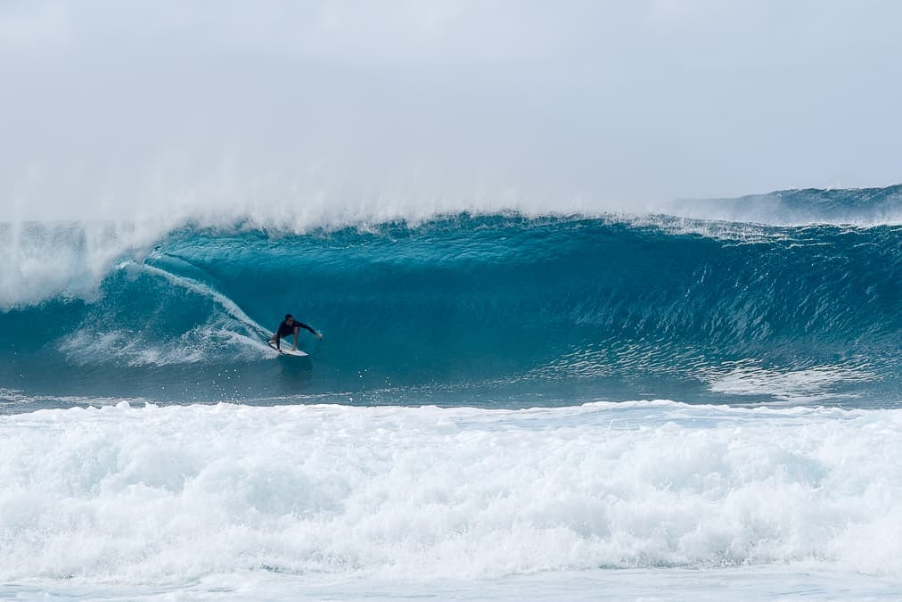 Pipeline surf North Shore Oahu