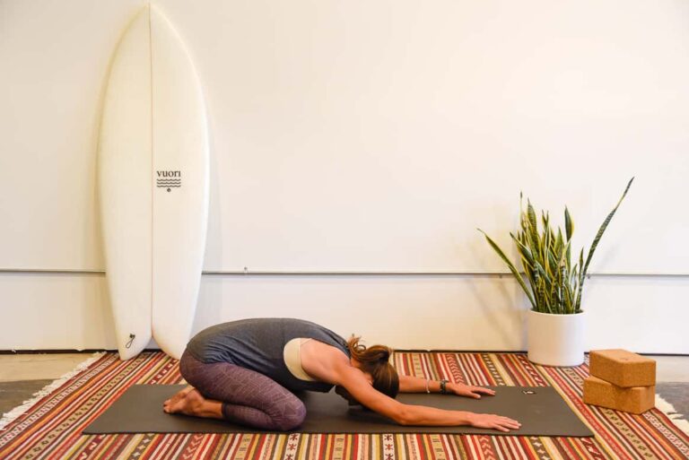 Yoga For Surfers / 21 Surfing Stretches You Need to Know