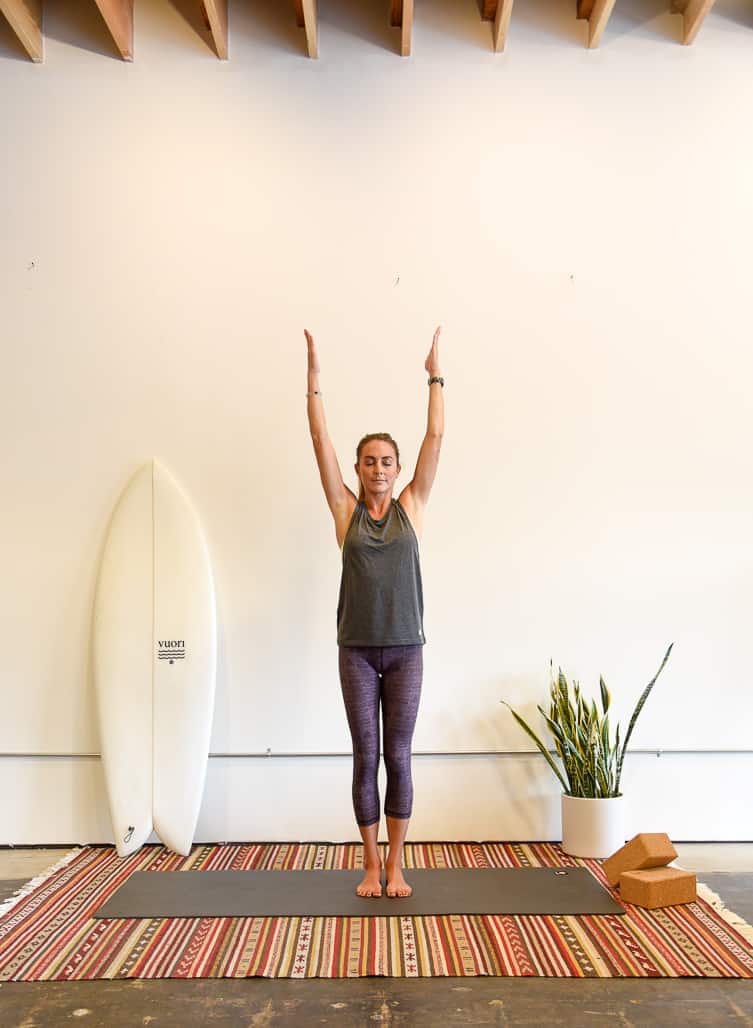 Yoga For Surfers / 21 Surfing Stretches You Need to Know