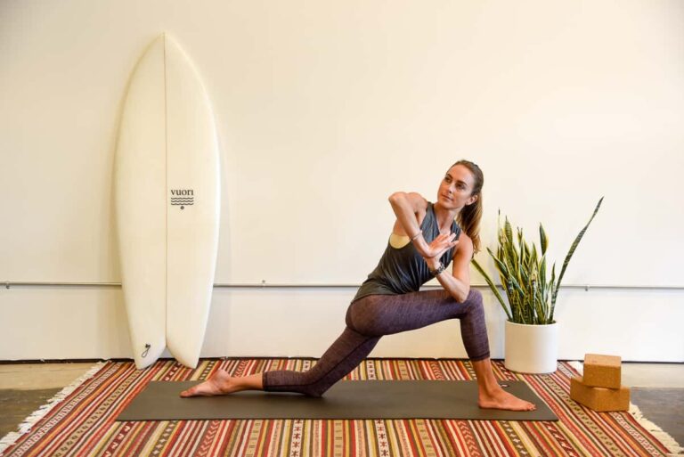 Yoga For Surfers / 21 Surfing Stretches You Need to Know