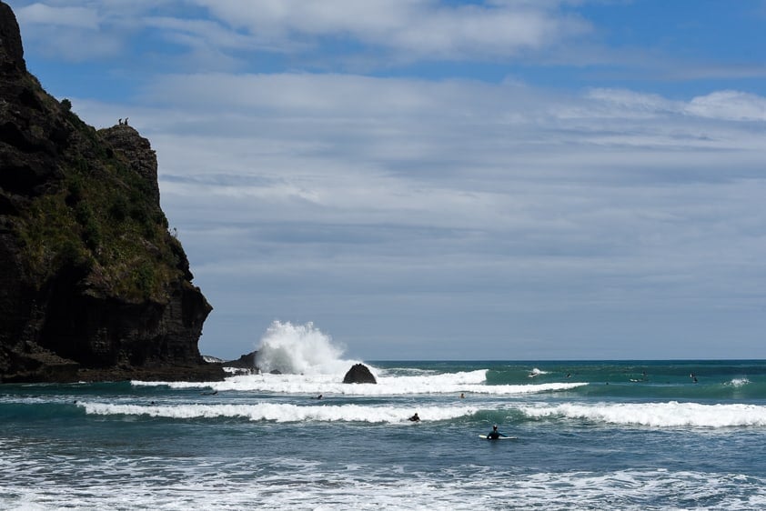 surfing new zealand piha surf