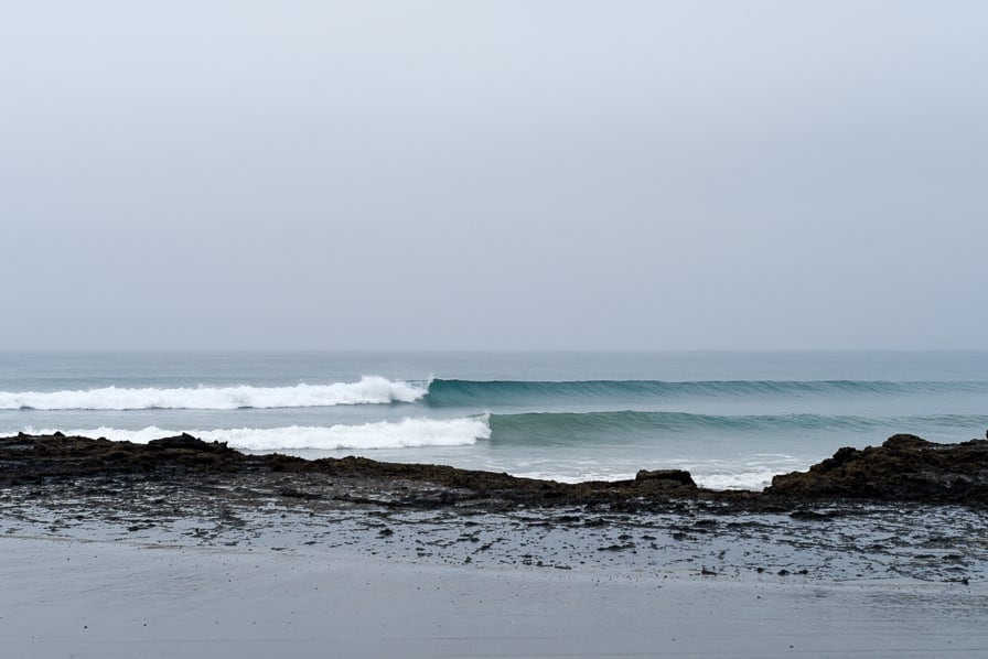 surfing new zealand shipwreck bay