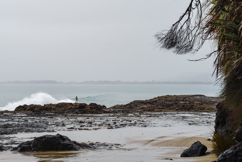 surfing new zealand shipwreck bay