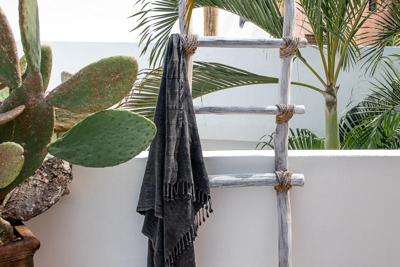 50+ Awesome Gifts for Surfers / Gift Guide 2019