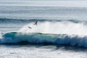 Oahu Surf Spots / A Guide to the Top Surf Breaks in Oahu