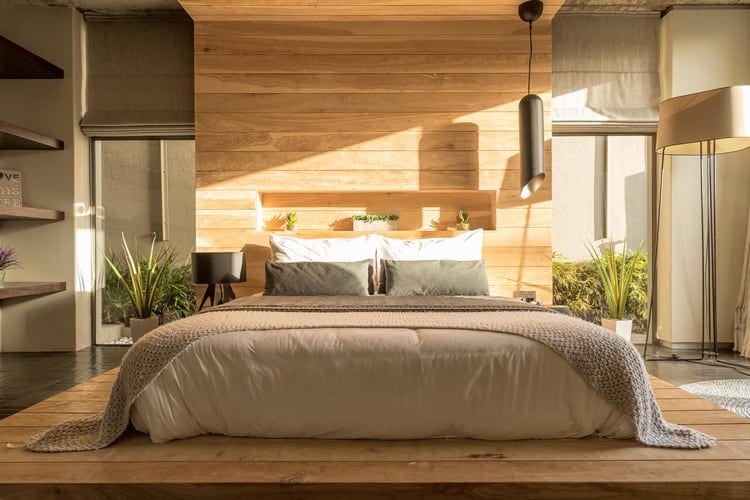 camps bay accommodation / surfing south africa