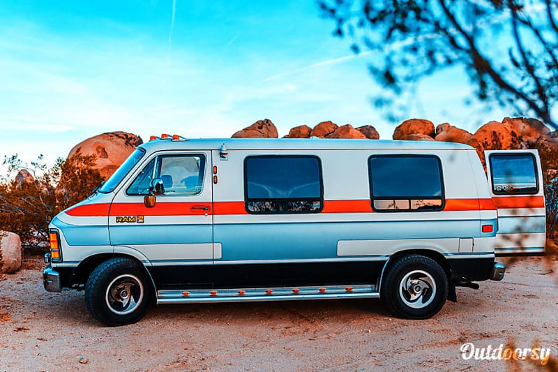 Campervan Rental USA / 20 Awesome Campervans For Rent in the US