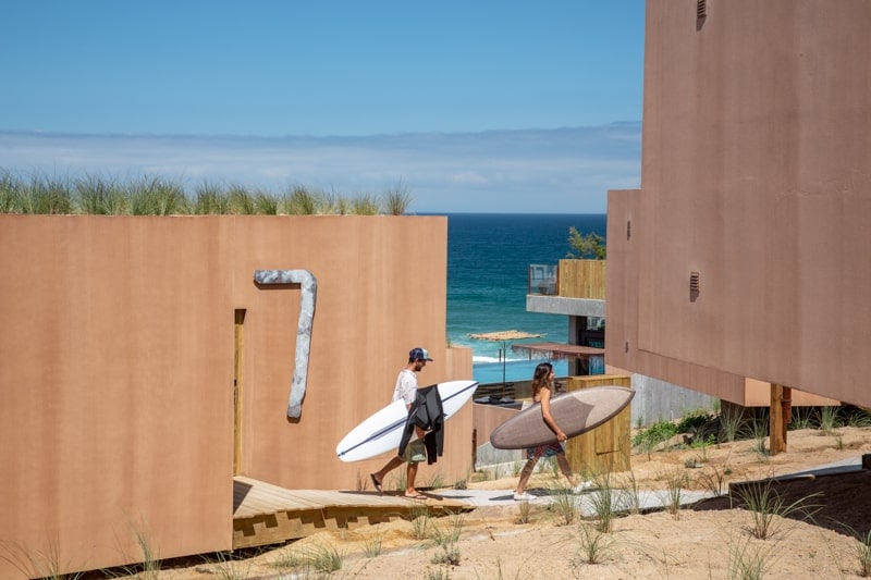 noah surf house portugal