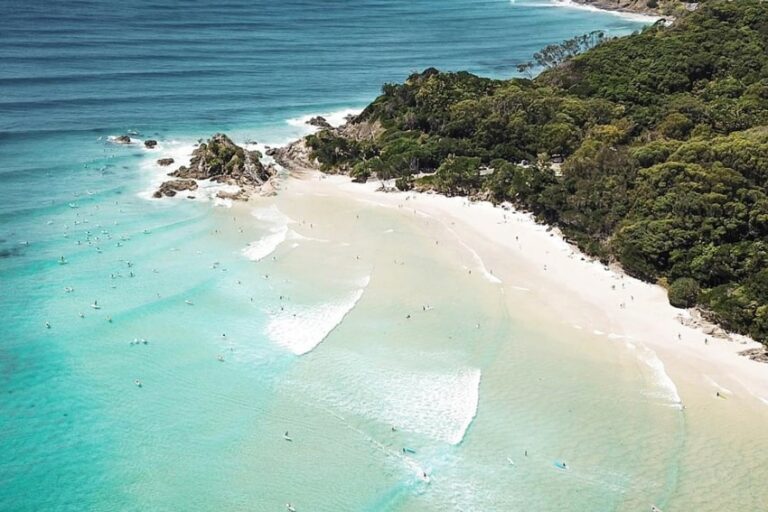 Surf Trips for Beginners / 9 Best Places to Learn How to Surf