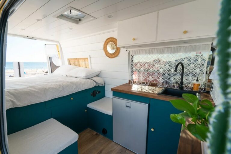 Campervan Rental Guide / 20 Best Campervans for the Ultimate Road Trip