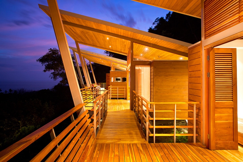 floating house costa rica