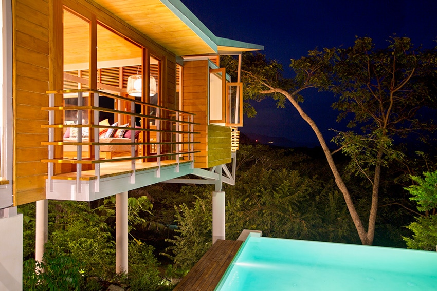 floating house costa rica