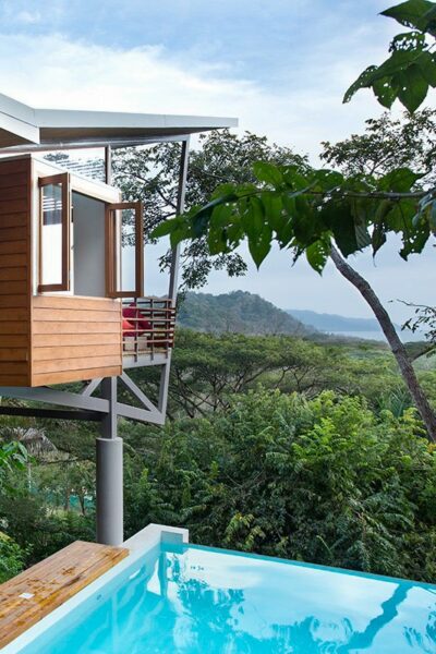 floating house costa rica