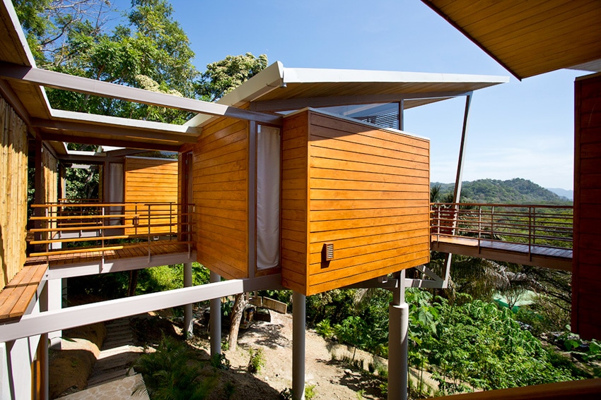 floating house costa rica