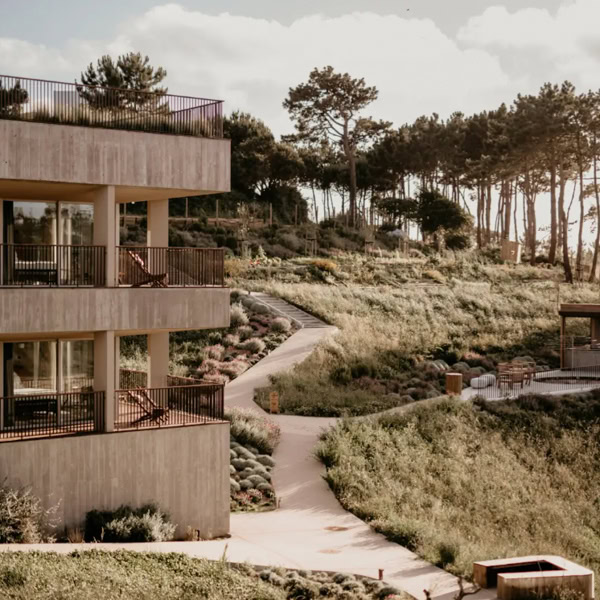 portugal-surfing-trip-luxury-hotel luxury hotel grounds